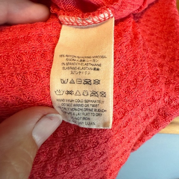 Free People High-Low Coral Waffle Long Sleeve Crew Neck Blouse Womens XS Stretch - Picture 4 of 5